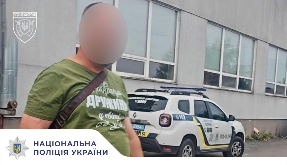 Напідпитку тікав від поліцейських, «вилетів» на зупинку, а спинився - тільки за кілька кілометрів: у Рівному поліцейські охорони виявили нетверезого водія