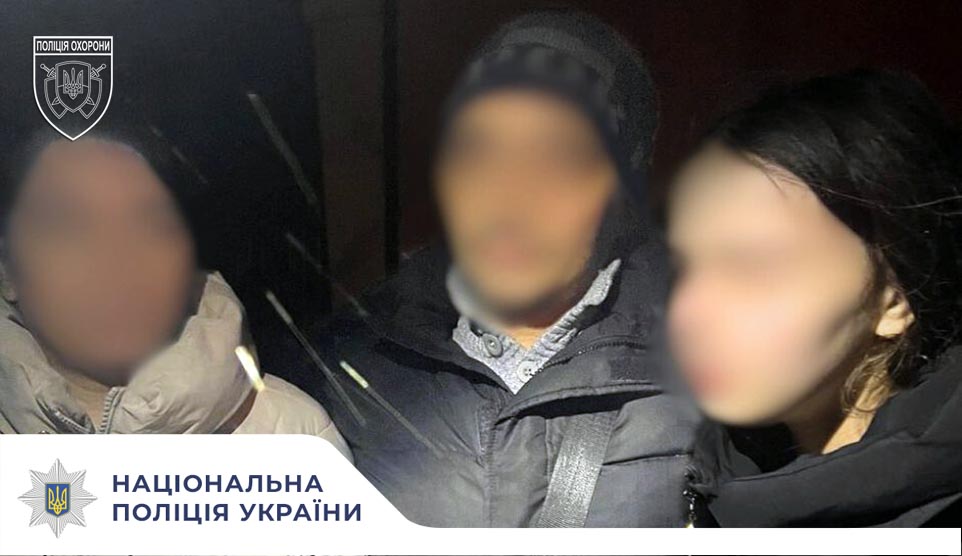 Поліцейські охорони Миколаївщини допомогли розшукати зниклу неповнолітню, яка після сварка з батьками пішла з дому
